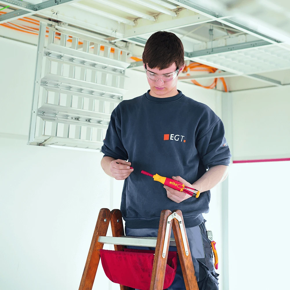 Wiha VDE 6 Piece LiftUp SlimBit Electrician Screwdriver Set (38613) - 40809 6 Wiha VDE 6 Piece LiftUp SlimBit Electrician Screwdriver Set (38613) - 40809 - Image 6