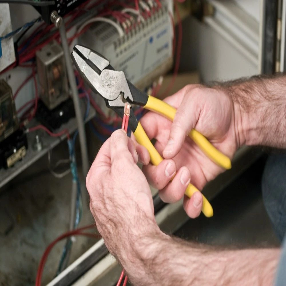 Klein Tools 238mm Linesman's Crimping Pliers - D213-9NE-CR 3 Klein Tools 238mm Linesman's Crimping Pliers - D213-9NE-CR - Image 3