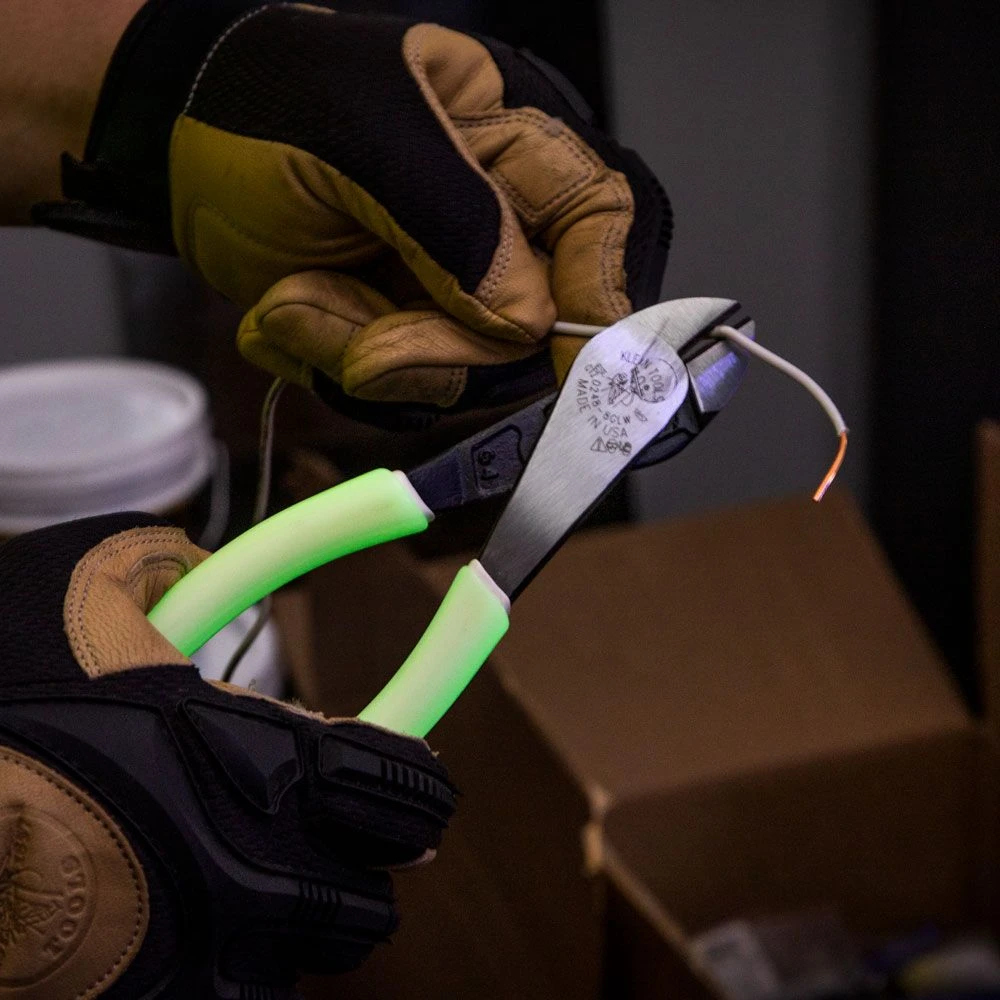 Klein Tools 205mm High-Visibility Angled-Head Diagonal-Cutting Pliers - D248-8-GLW 5 Klein Tools 205mm High-Visibility Angled-Head Diagonal-Cutting Pliers - D248-8-GLW - Image 5