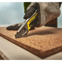 Stanley FATMAX 18mm Integrated Snap Knife - FMHT10594-0 -Hand Tool Shop fmht10594 0 007 98003.1697458265